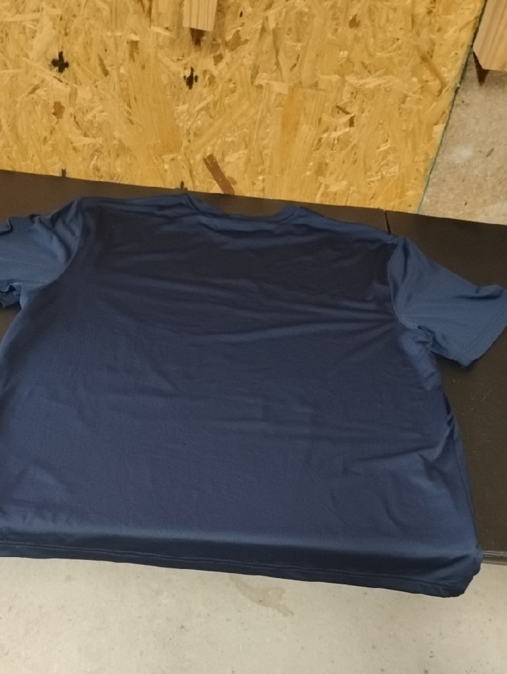 Reebok Navy Tee Xl - Picture 6 of 6